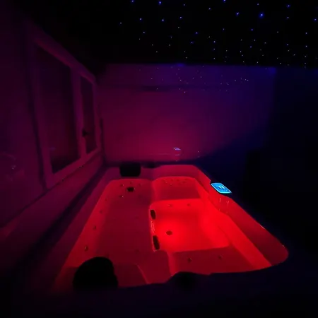 Petit Jacuzzi * Maisdon-sur-Sevre