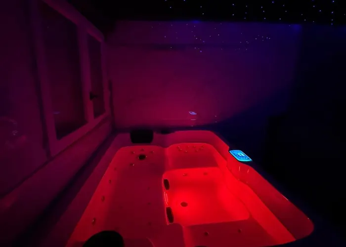 Petit Jacuzzi * Maisdon-sur-Sevre